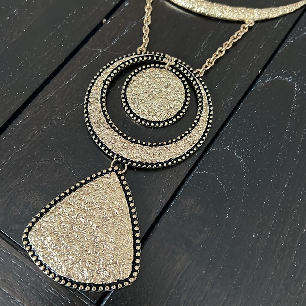 Statement Necklace - Picture 5 of 6